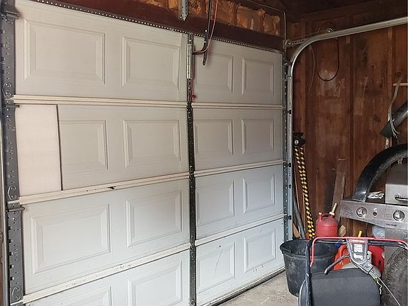 2nd image of 628 Lakeport Rd