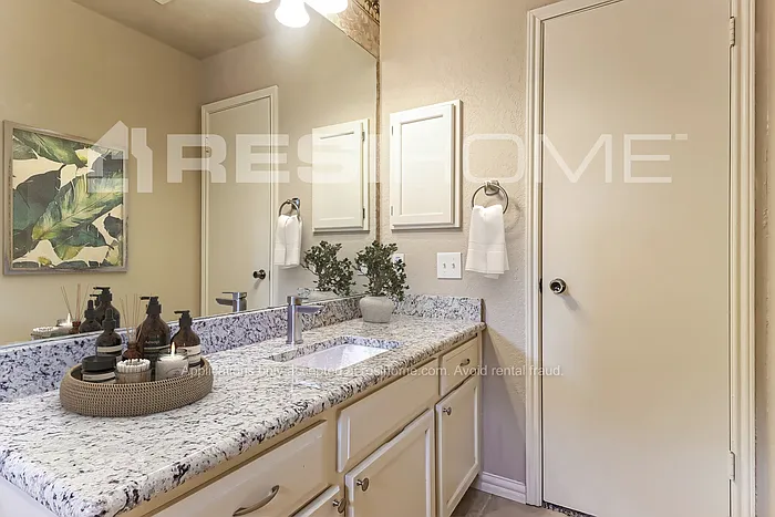 1541 N Valley Pkwy — Photo 12