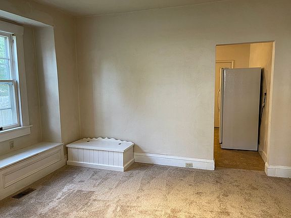 4th image of 8952 Hammett Ave