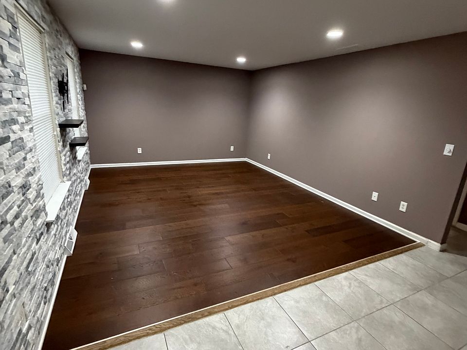 1st image of 109 Del Mar Ct