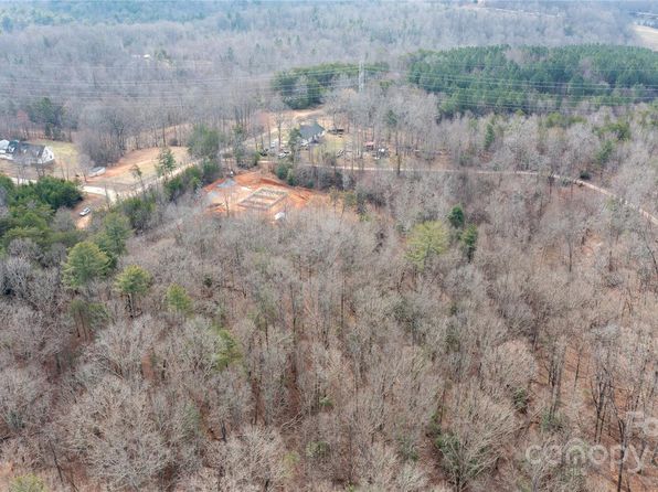 678 Jarvis Plantation Rd, Dobson, NC 27017