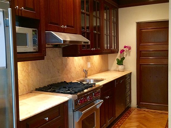 5th image of 124 E 36th St #A