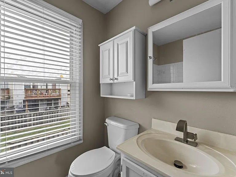 7302 Rokeby Dr — Photo 30