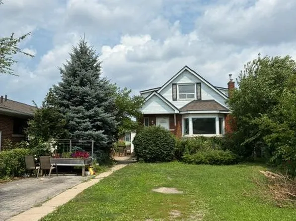 1031 Fennell Ave E #2, Hamilton, ON L8T 1R5