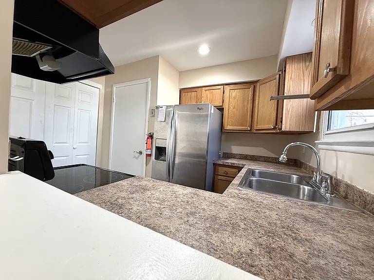 521 W Loch Lomond Dr — Photo 5
