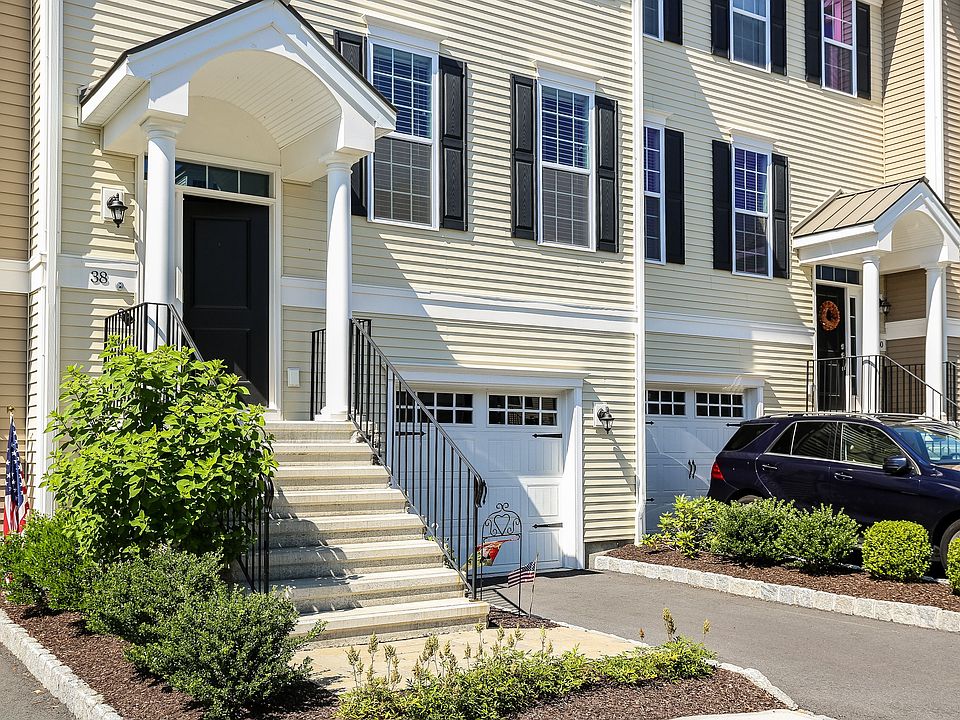 7.14 - 38 Moorland Dr #38, Danbury CT (01of38).jpg