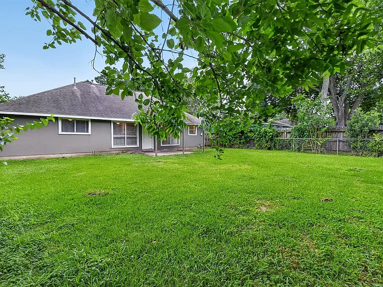 7429 Elbridge Ln — Photo 43