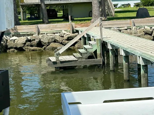 197 S River Drive, Beaufort, NC 28516
