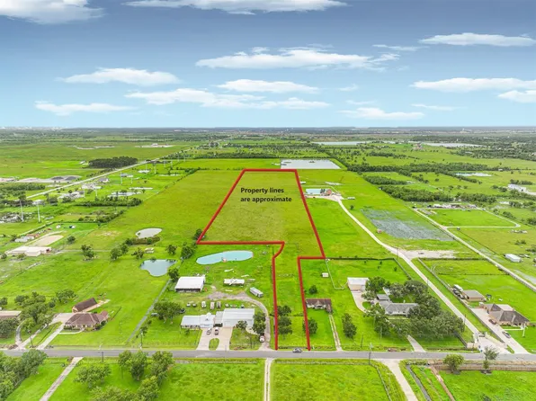 N Humble Camp Rd, Dickinson, TX 77539