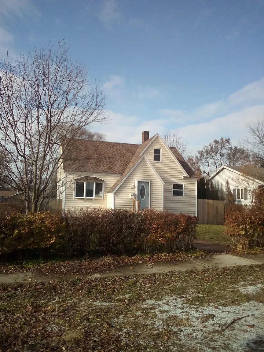 215 Couden Ave photo 1