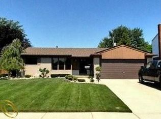 11911 Angus Cir, Sterling Heights, MI 48312