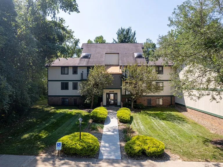 Pheasant Run Apartments — Photo 3