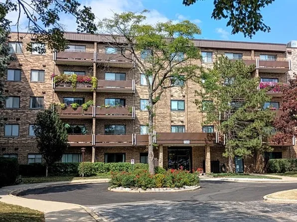 720 Wellington Ave Unit 401, Elk Grove Village, IL 60007