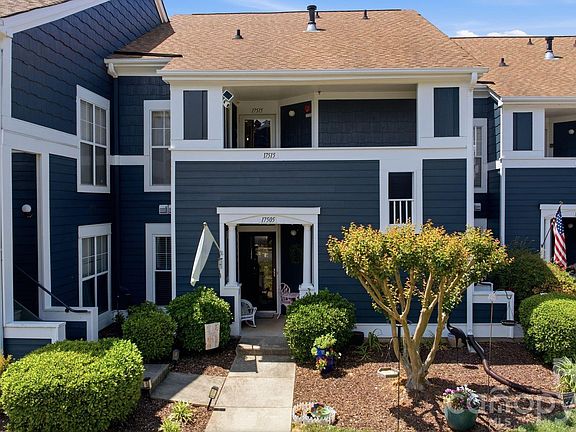 3rd image of 17515 Tuscany Ln