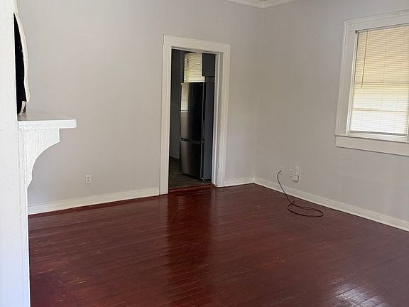 4th image of 5108 Hackett St NE