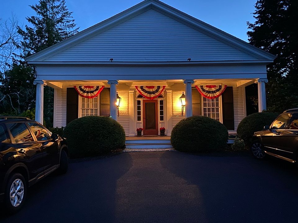 1st image of 599 Moraine St