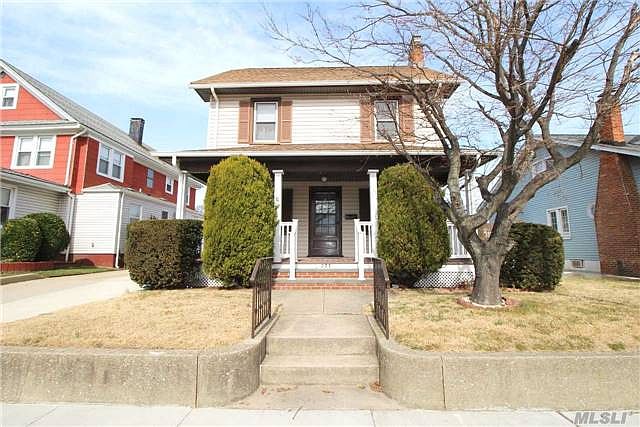 1st image of 233 Maple Ave