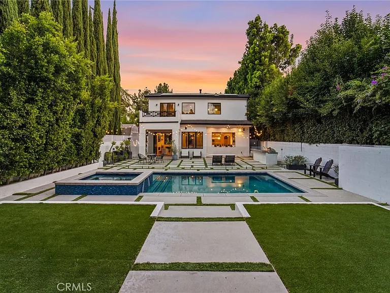 13135 Chandler Blvd — Photo 4