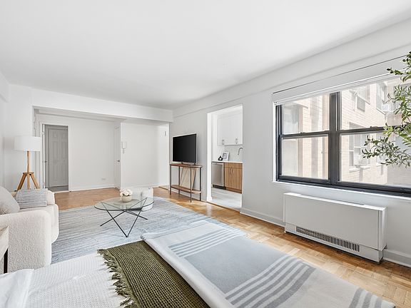 4th image of 140 E 56th St APT 8B