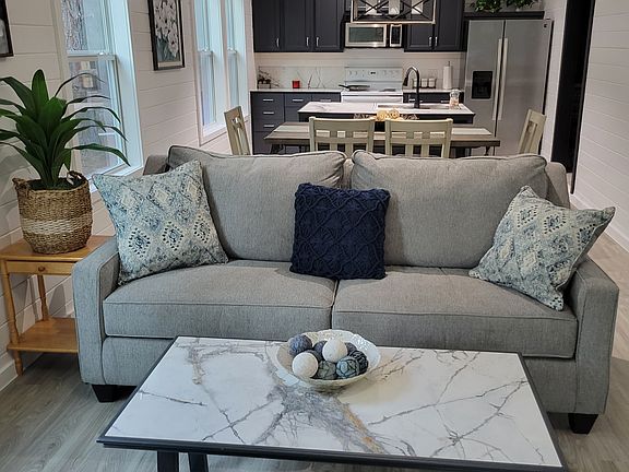 3rd image of 129 Fm 4561