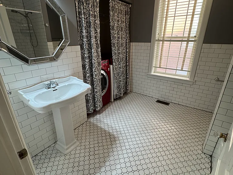 127 Jones St — Photo 22