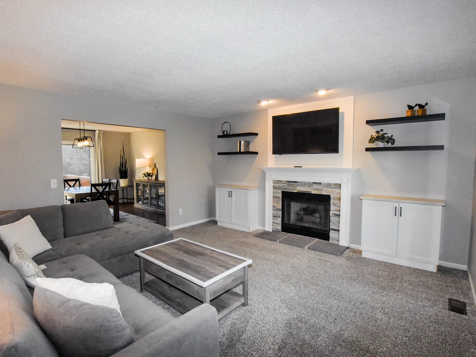 3 bed, 3.5 bath, 2060 sqft, $2,700 — Photo 3
