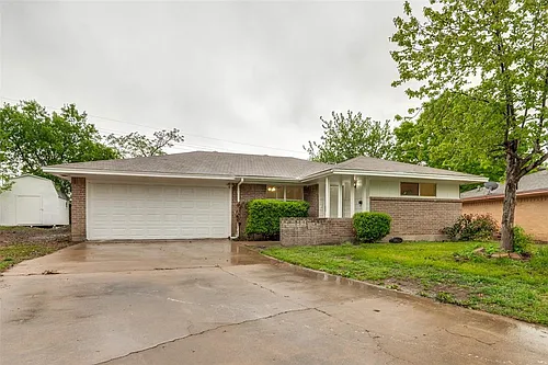 215 Merribrook Trl Photo 1