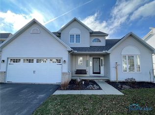 7103 Twin Lakes Rd, Perrysburg, OH 43551