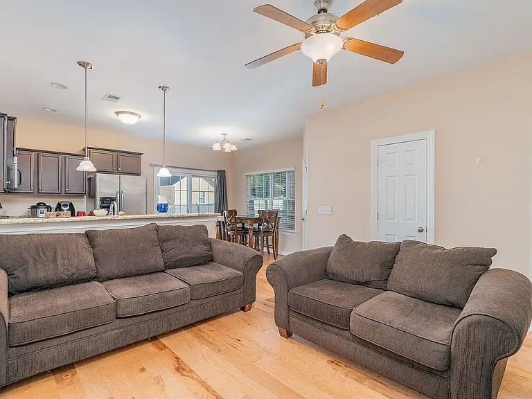 104 Saluda Springs Ct — Photo 8
