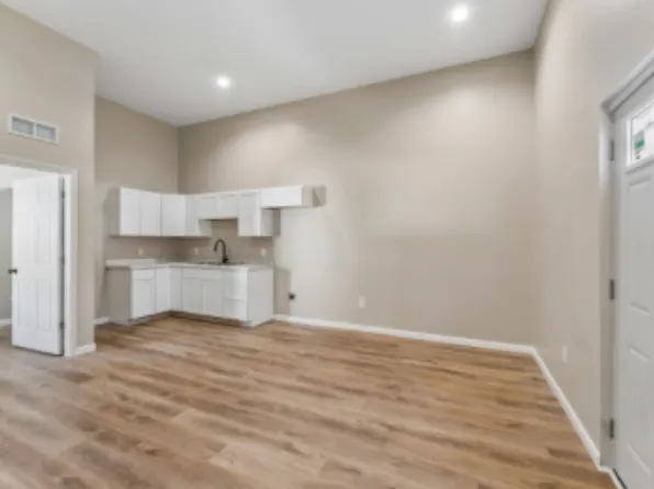 12003 N Saginaw St #1, Mount Morris, MI 48458