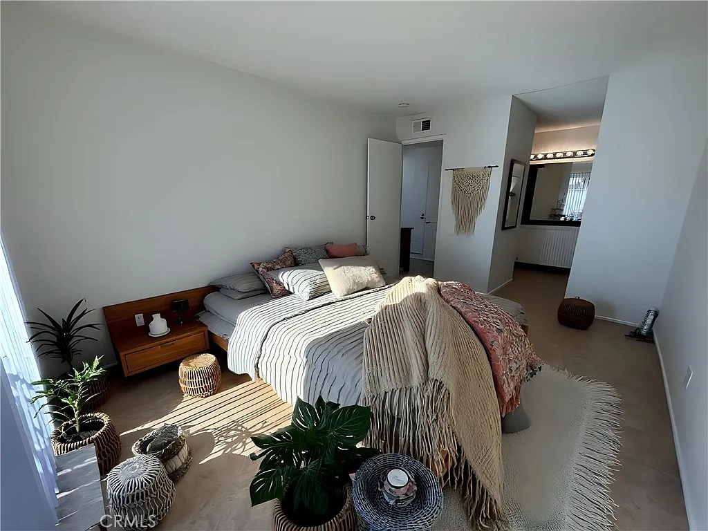 2 bed, 1.5 bath, 1000 sqft, $1,995 — Photo 3