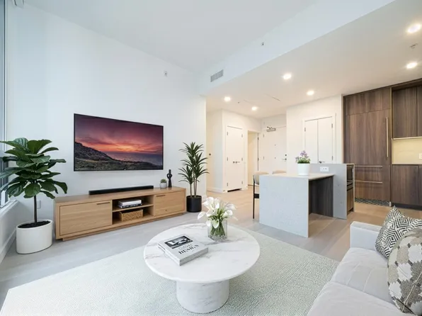 5212 Cambie St #505, Vancouver, BC V5Z 3B2