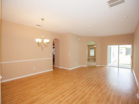 3rd image of 2024 Gloria Oak Ct
