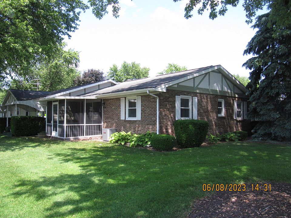 1st image of 830 Andover Ct SE #3