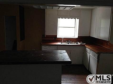 3rd image of 504 NE 31st St