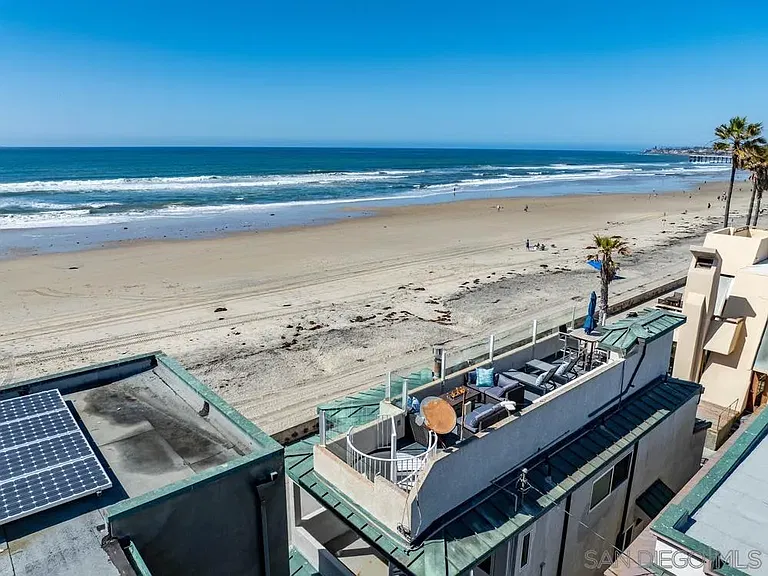 3911 Ocean Front Walk — Photo 33