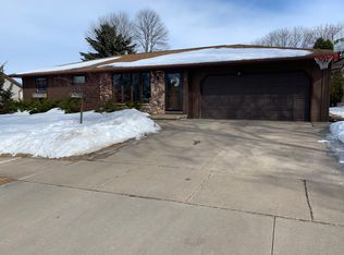 14 Solar Cir, Appleton, WI 54915