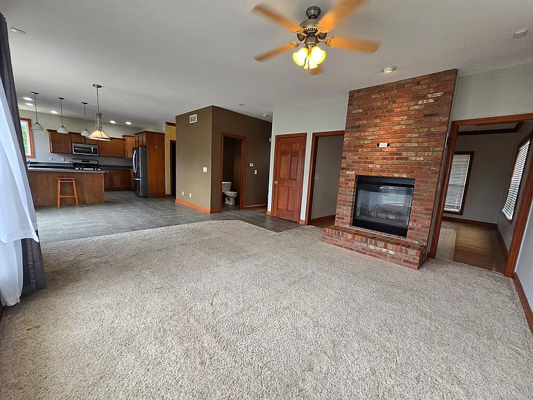 7 Carleton Ct — Photo 2