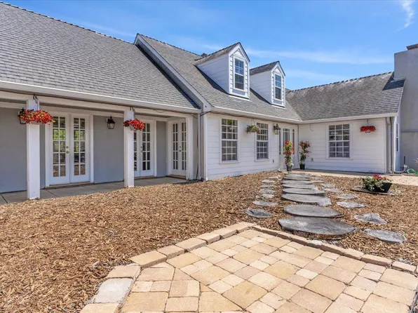 21148 Valle San Juan Dr, Salinas, CA 93907