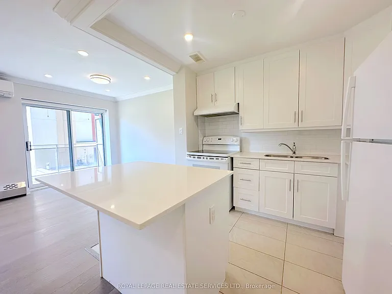 135 Allan St #204 — Photo 3