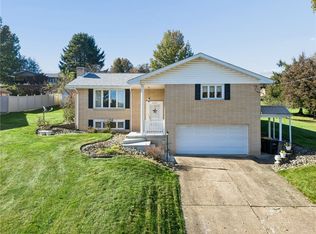 415 Jamie Dr, Rostraver Township, PA 15012