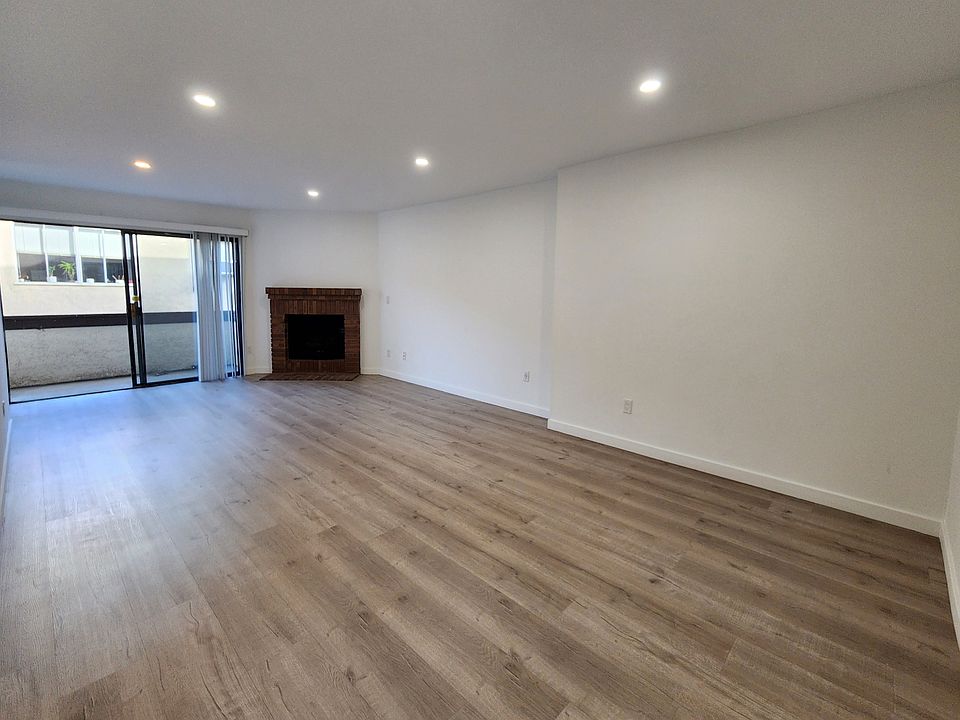 1st image of 1535 Granville Ave APT 104