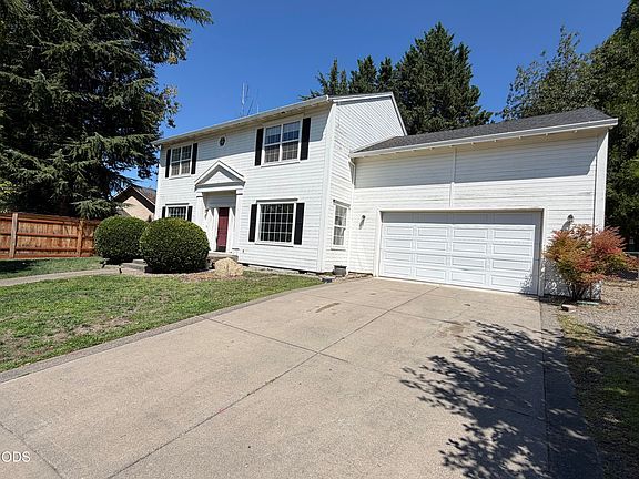 2nd image of 3223 Parkview Ct