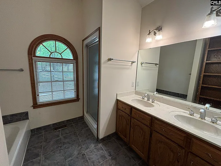527 Superior Cir — Photo 13