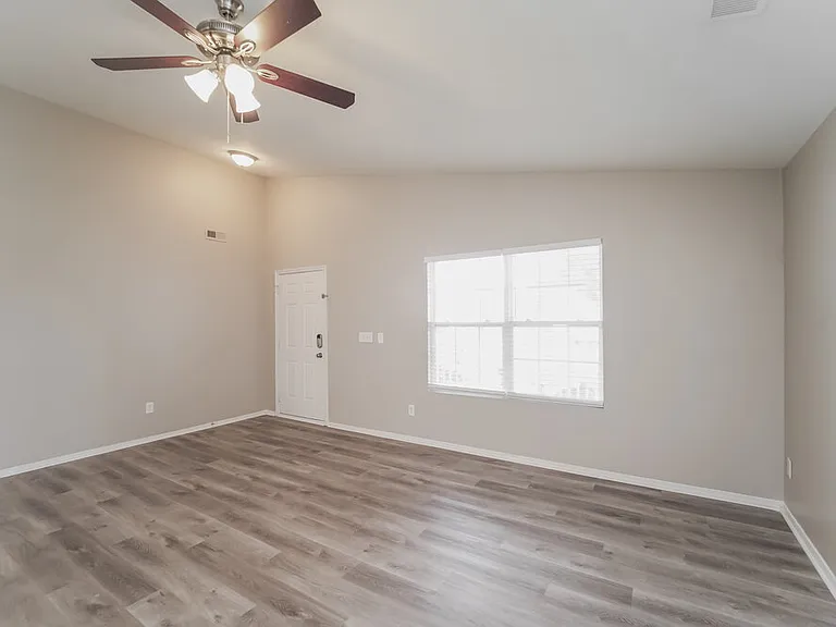 5221 Valcourt Rd — Photo 5
