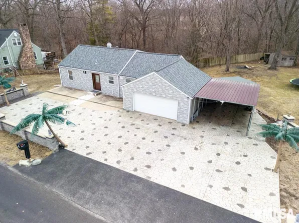 2708 Bloomington Rd, East Peoria, IL 61611