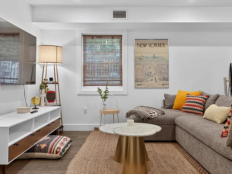 112 Webster Ave #1 — Photo 37