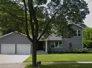 1502 E Sugnet Rd, Midland, MI 48642