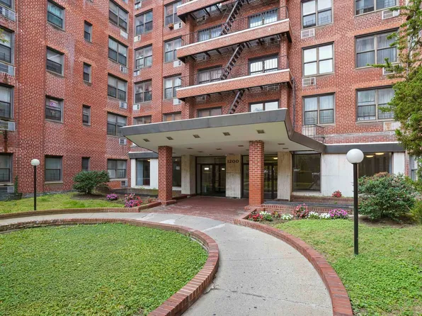 1200 East 53rd Street image 10 of 10