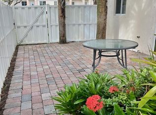 7790 NW 23rd St APT 101, Hollywood, FL 33024